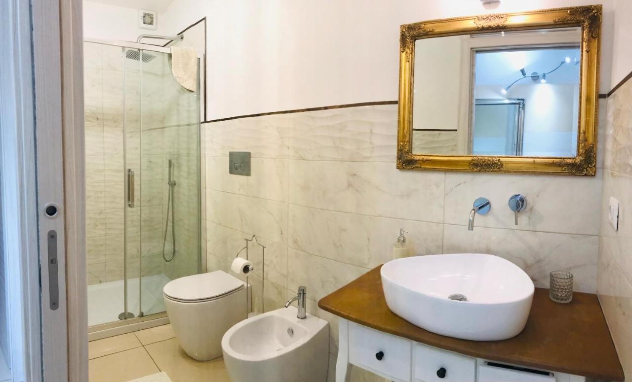 Camera Privata “Un Nido A Castello” Hotell Cagliari Exteriör bild